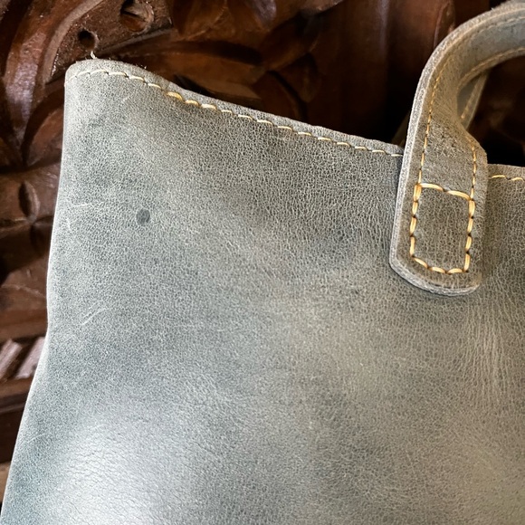 Portland Leather Aqua Medium Crossbody Zip Bag/Tote/Purse - Picture 3 of 5